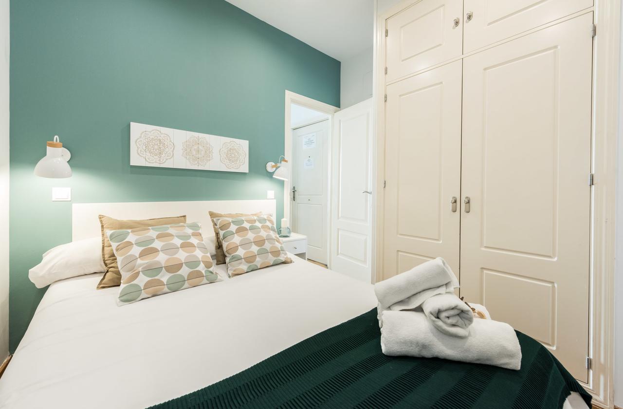 Apartmán Gran Via I Santa Ana Madrid Exteriér fotografie